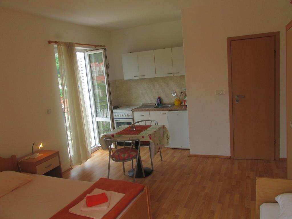 זאטון Apartmani Kljunak חדר תמונה